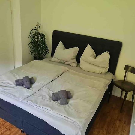 Ferienwohnung Ein Zuhause mit schönem Garten Bonn Exterior foto